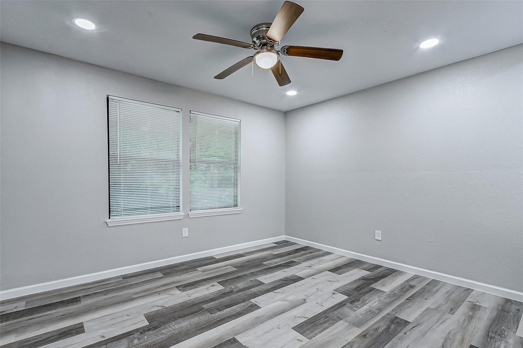 5914 Carew Street - Photo 33