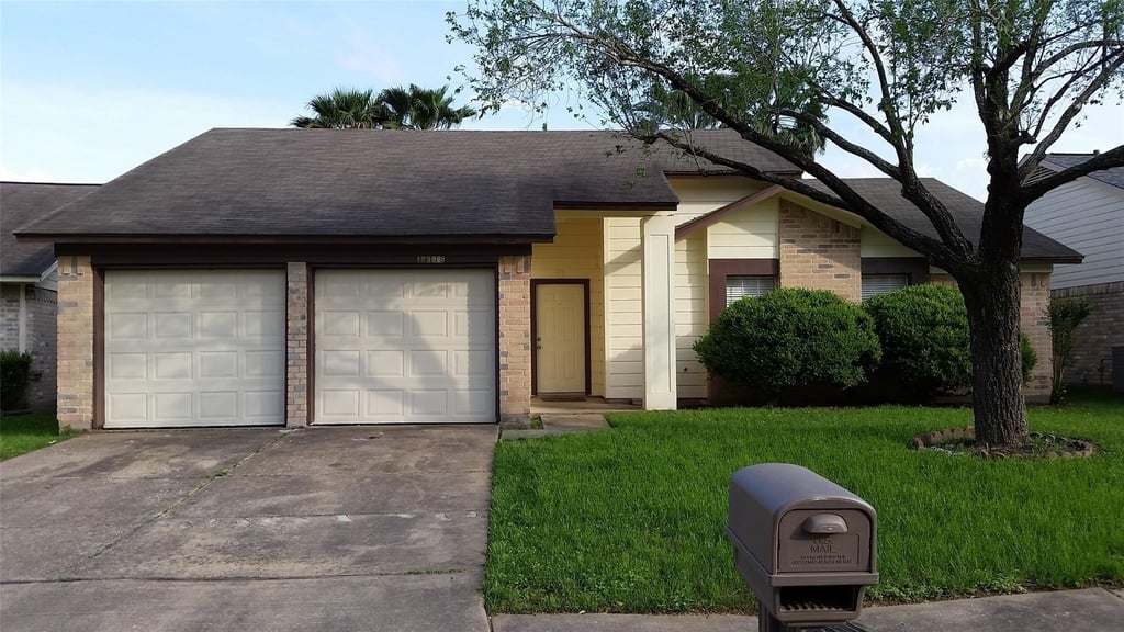 11115 Nepau Drive - Photo 0
