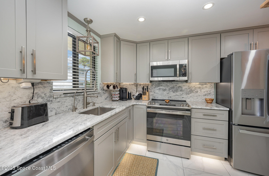7101 Ridgewood Avenue - Photo 6