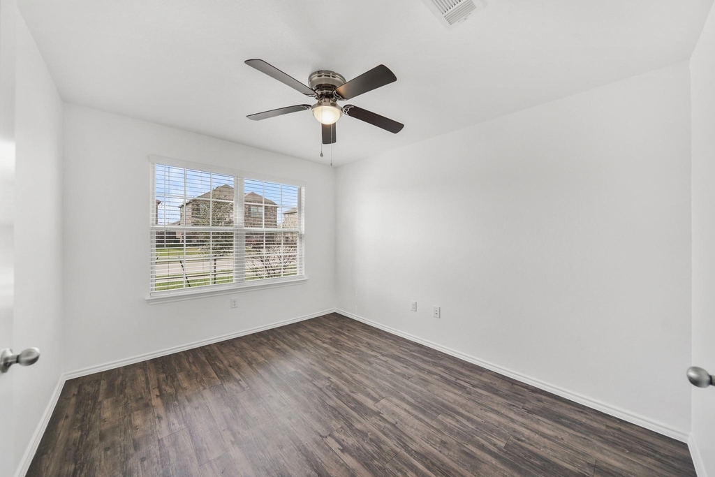 2611 Lapwing Drive - Photo 3