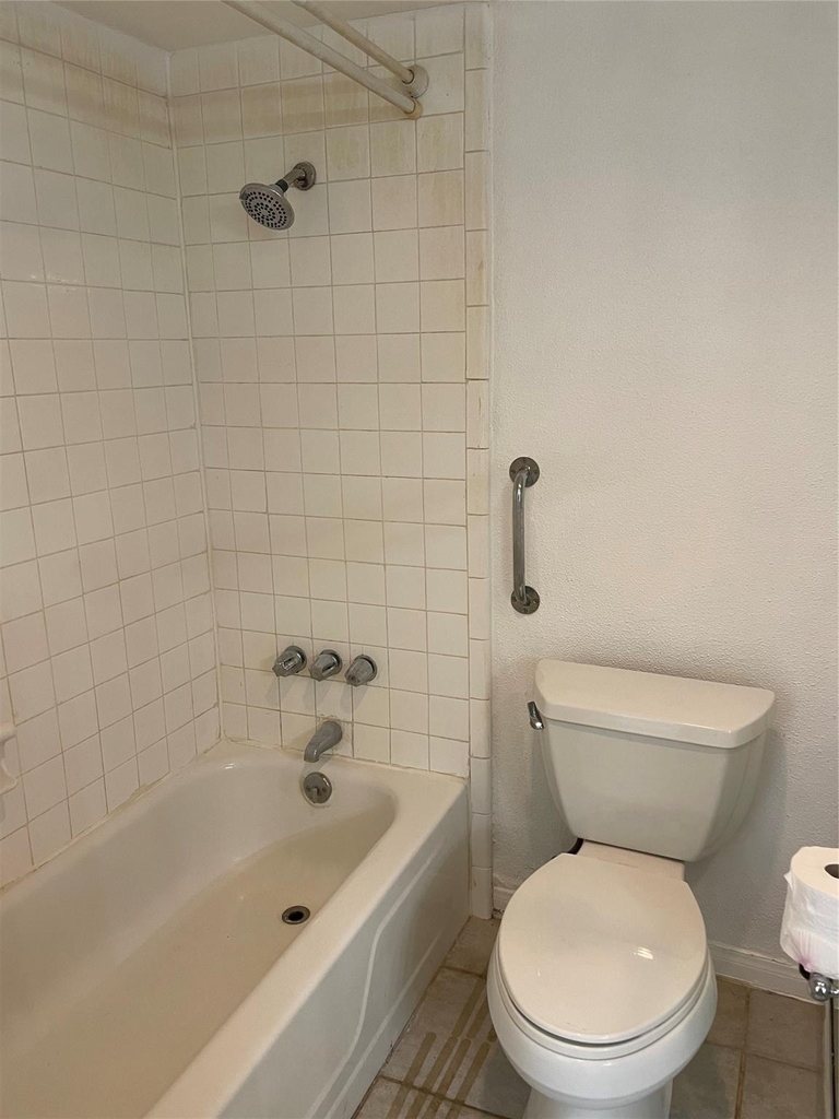 2100 Tanglewilde Street - Photo 11
