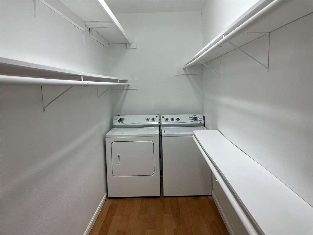 2100 Tanglewilde Street - Photo 9