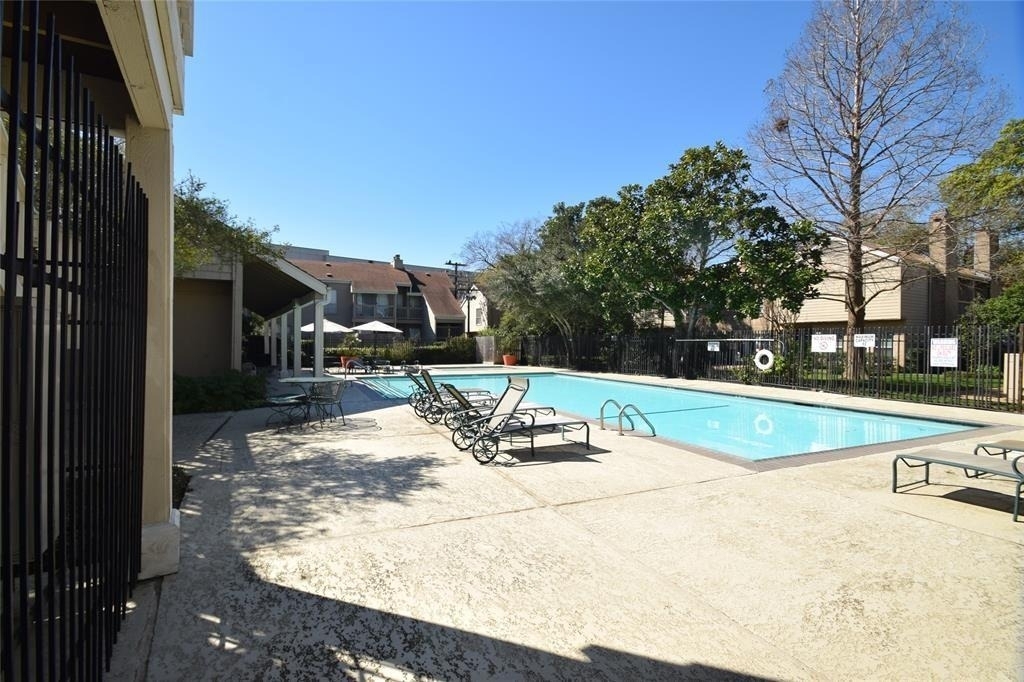 2100 Tanglewilde Street - Photo 14