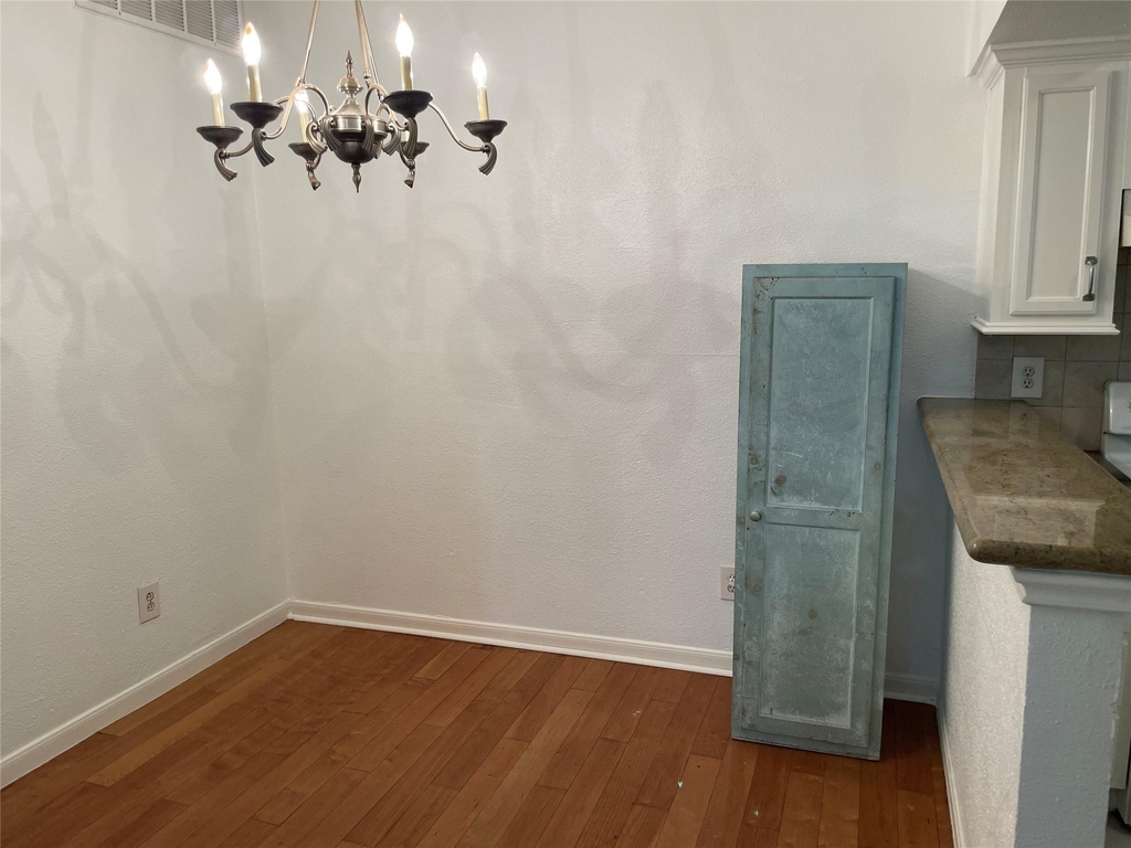 2100 Tanglewilde Street - Photo 2