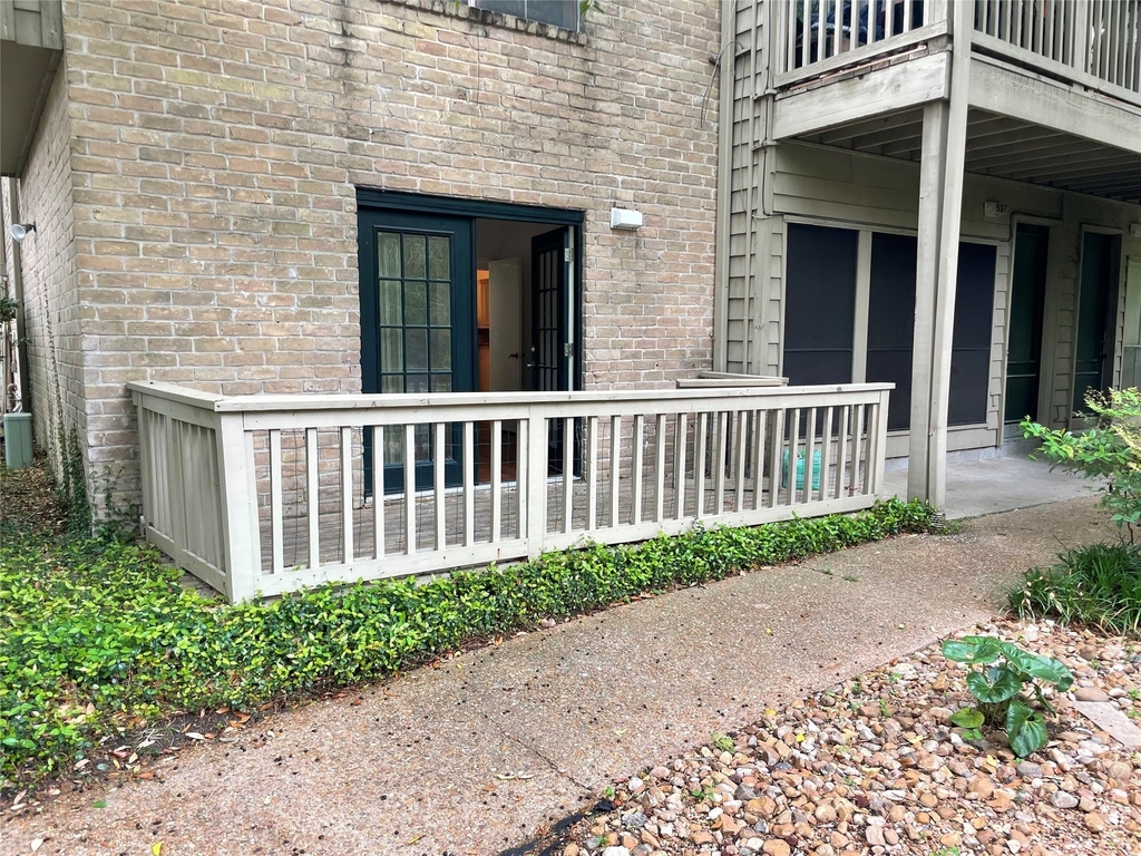2100 Tanglewilde Street - Photo 12