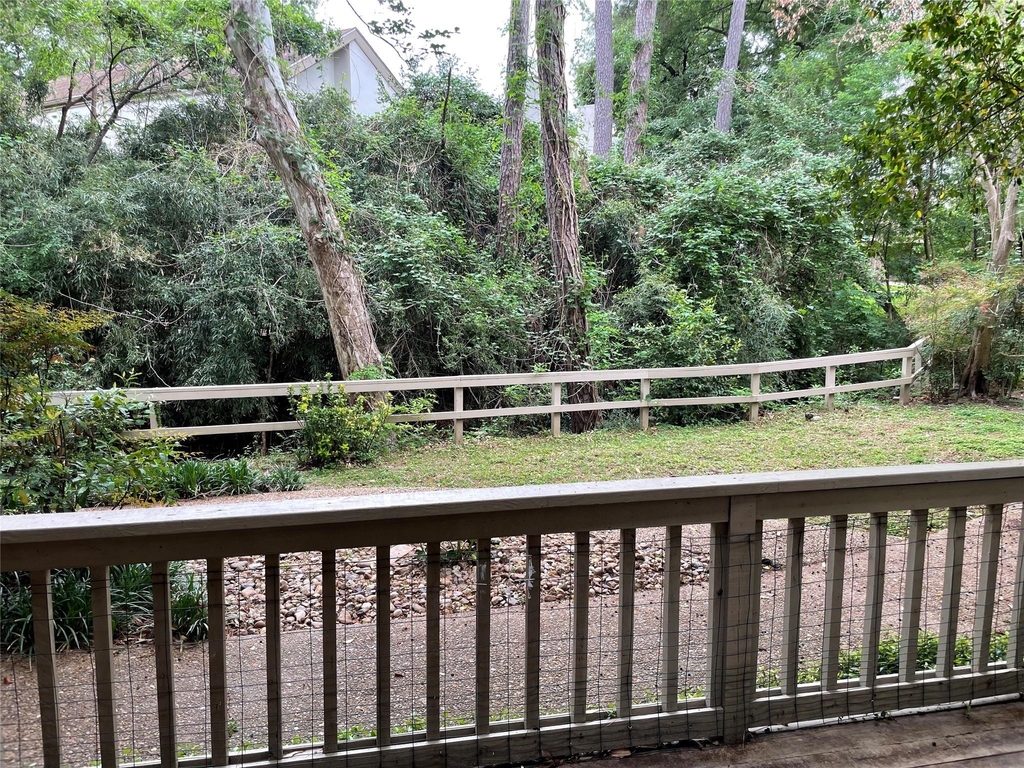 2100 Tanglewilde Street - Photo 8