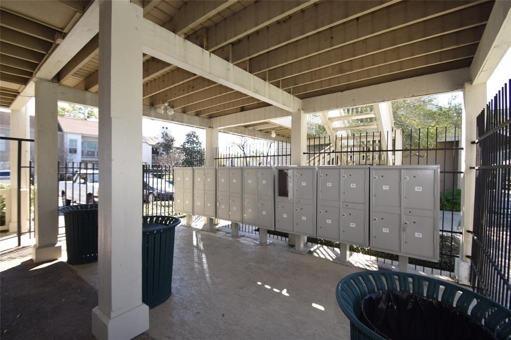 2100 Tanglewilde Street - Photo 16
