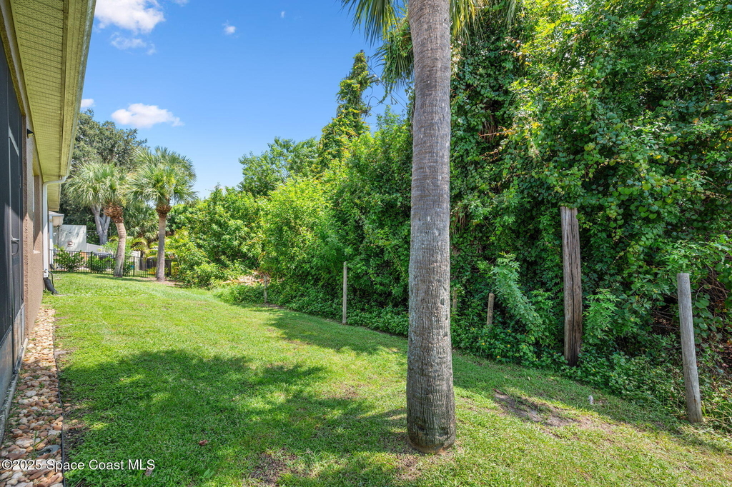 1749 Tullagee Avenue - Photo 32
