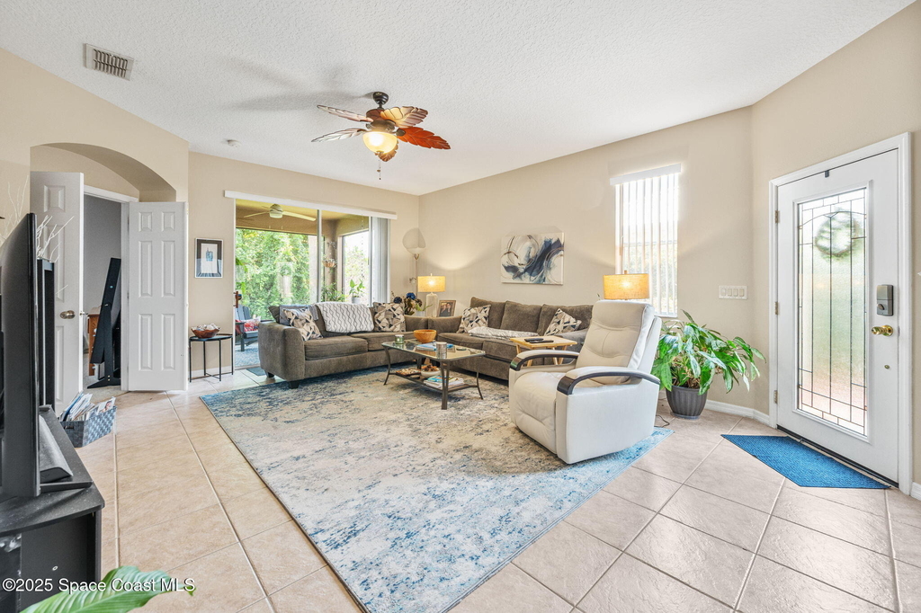 1749 Tullagee Avenue - Photo 5
