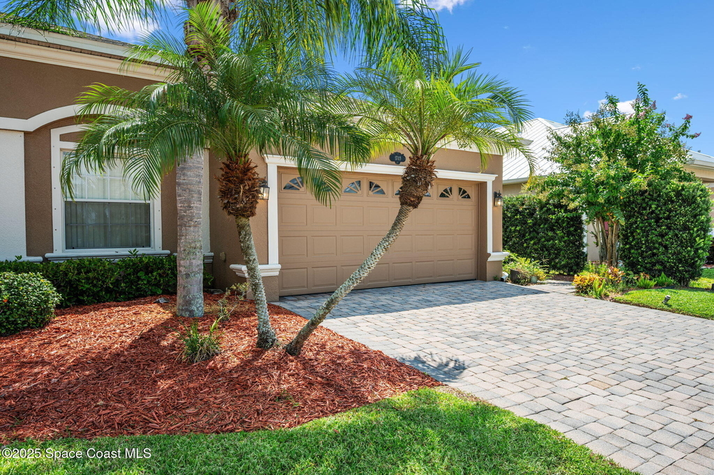 1749 Tullagee Avenue - Photo 0