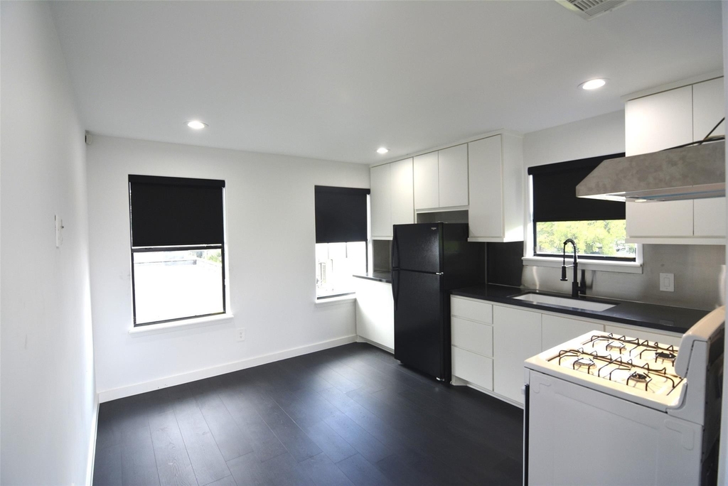 2438 Walcott Lane - Photo 4