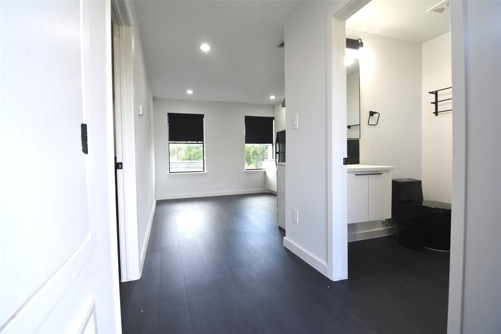 2438 Walcott Lane - Photo 3