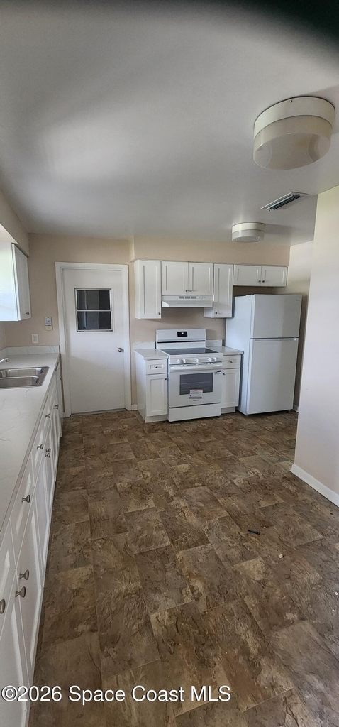 1003 Coronado Drive - Photo 4