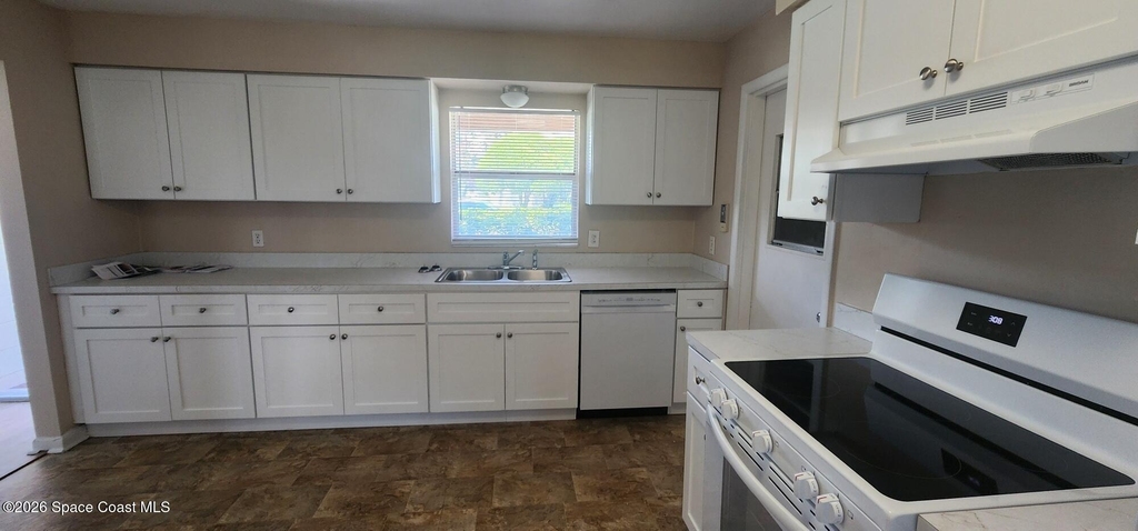 1003 Coronado Drive - Photo 7