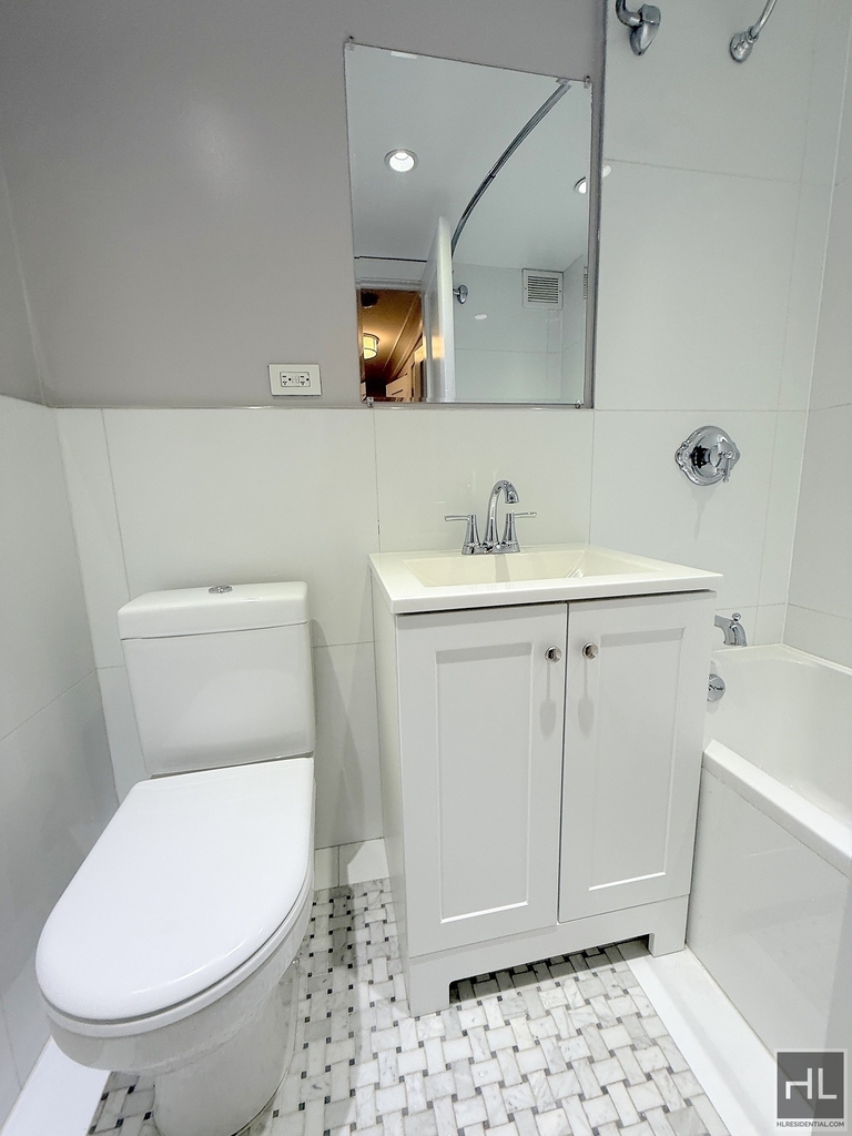 West 93 Street - Photo 7