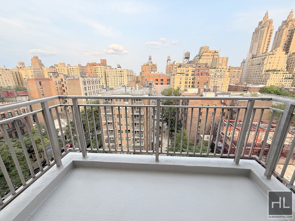 West 93 Street - Photo 4