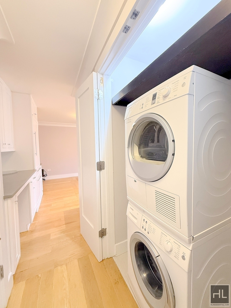 West 93 Street - Photo 6