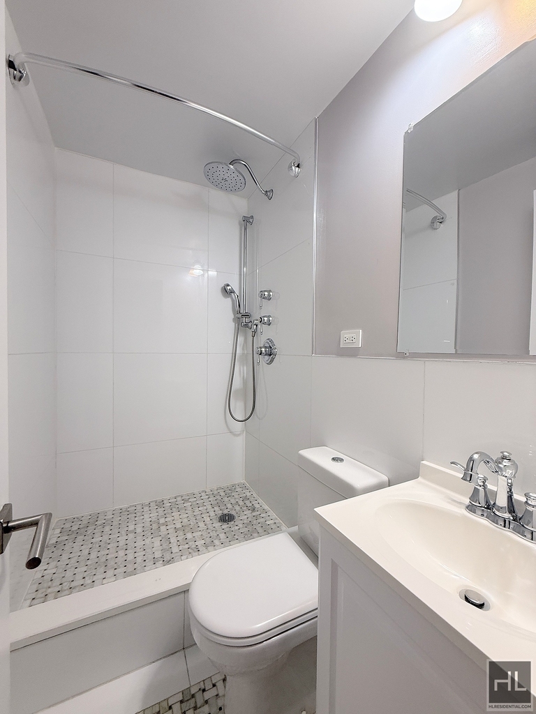 West 93 Street - Photo 10