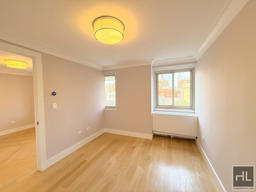 West 93 Street - Photo 2