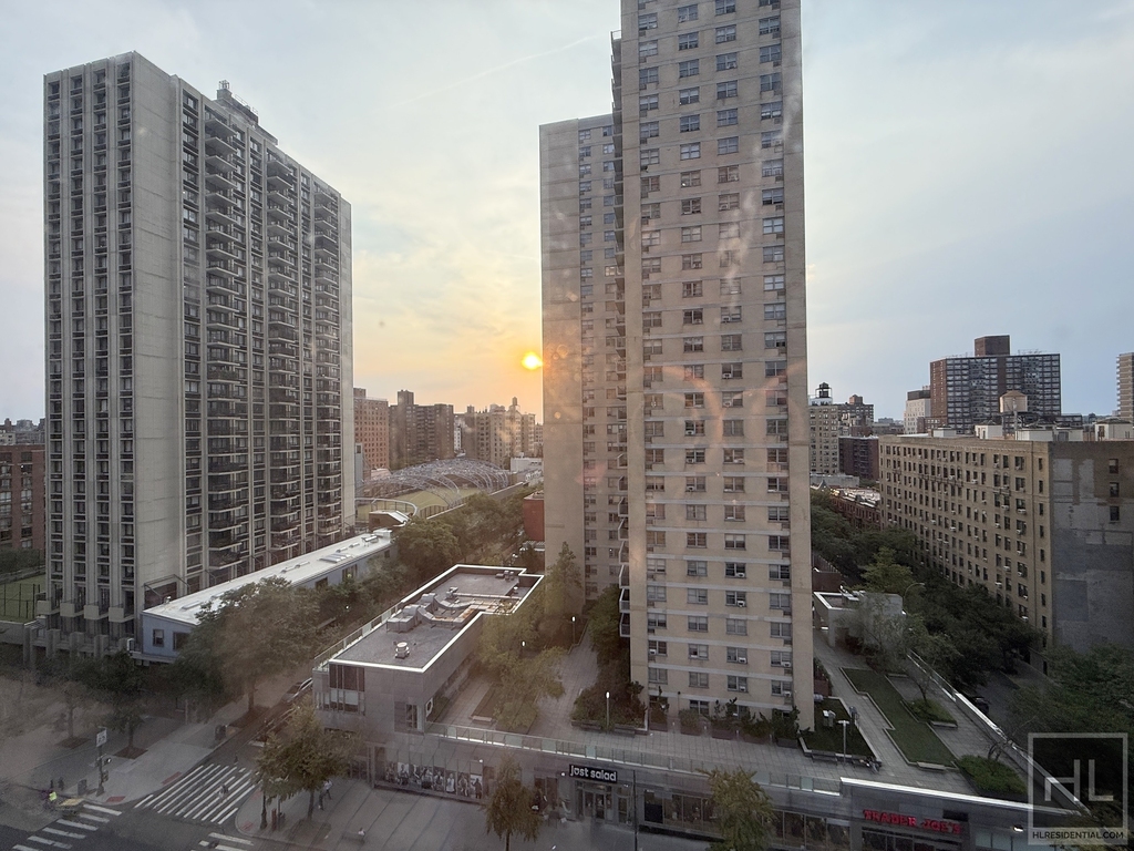 West 93 Street - Photo 8