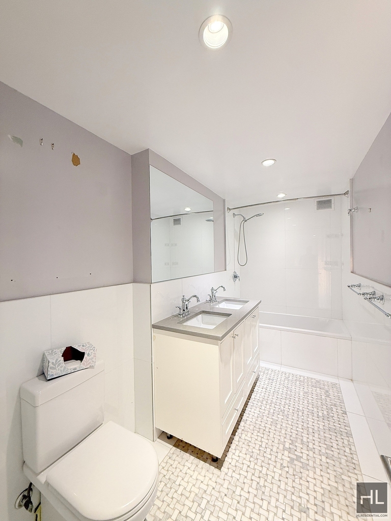 West 93 Street - Photo 3
