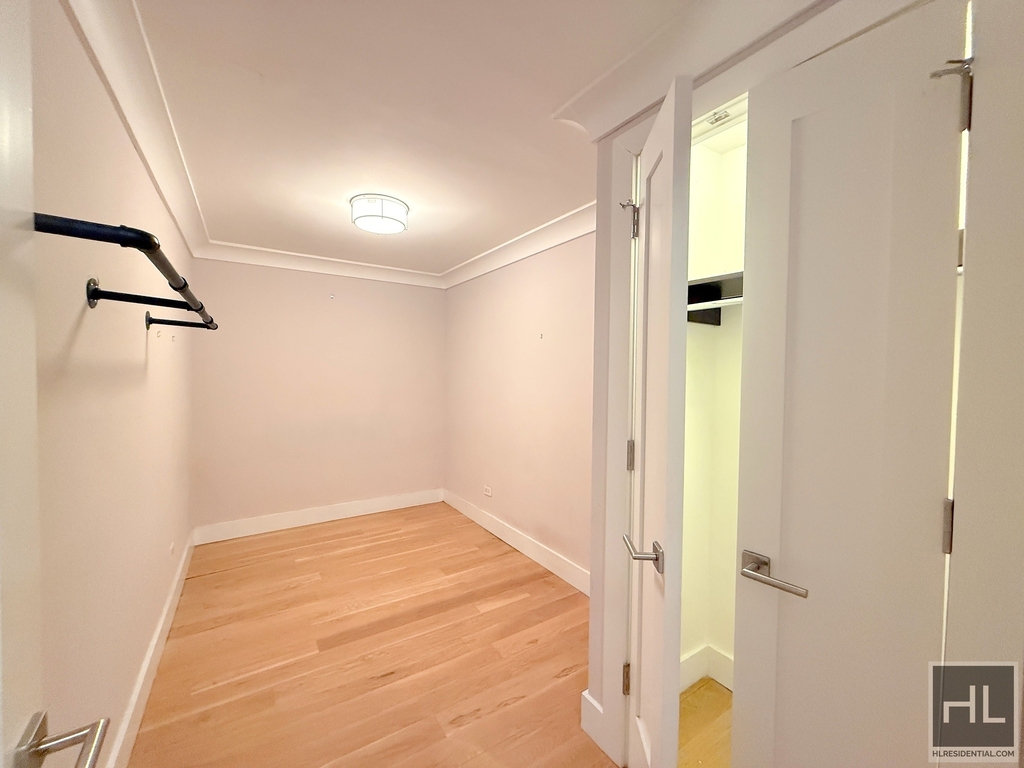 West 93 Street - Photo 4