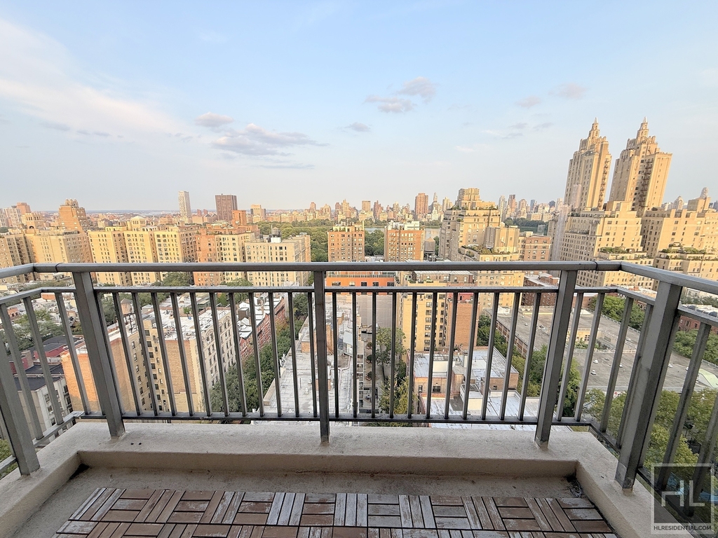 West 93 Street - Photo 3