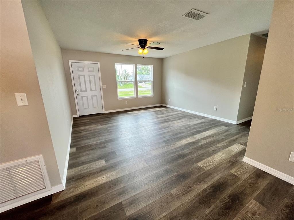 1494 Courtland Boulevard - Photo 5