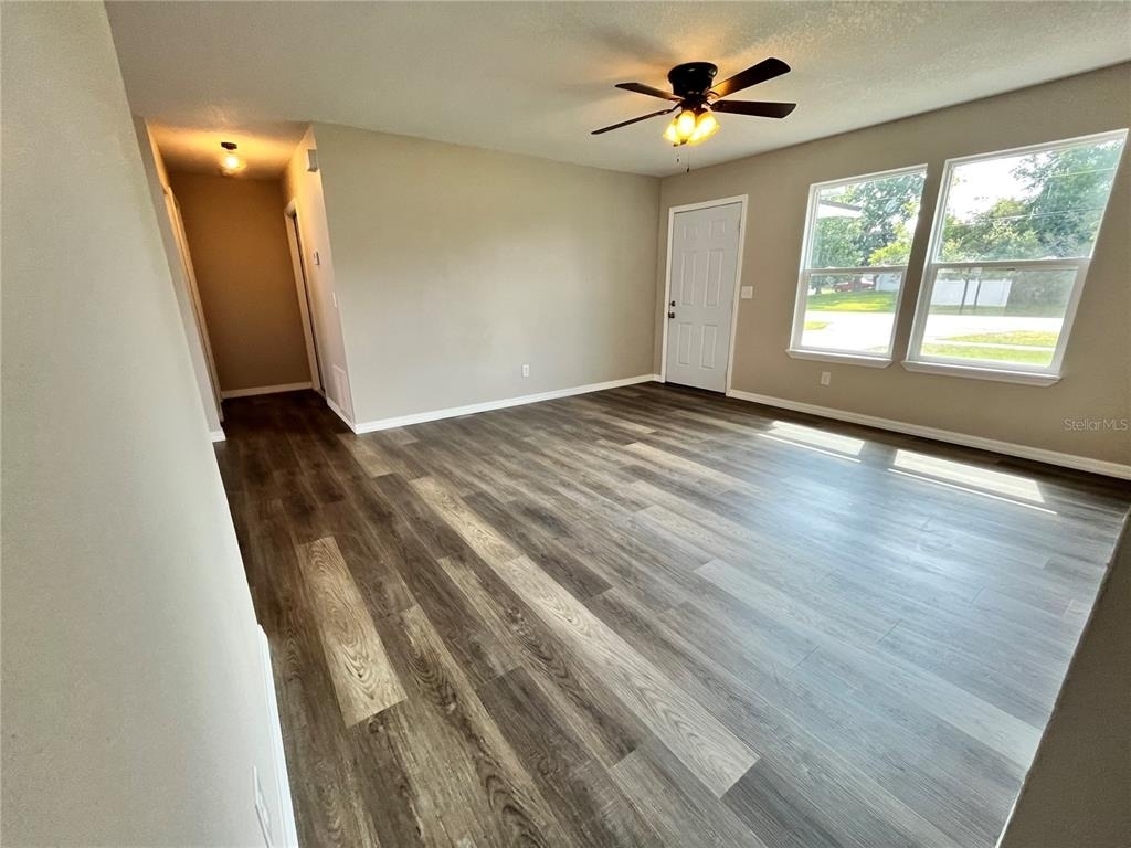 1494 Courtland Boulevard - Photo 2