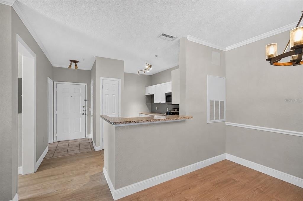 18001 Richmond Place Drive - Photo 6