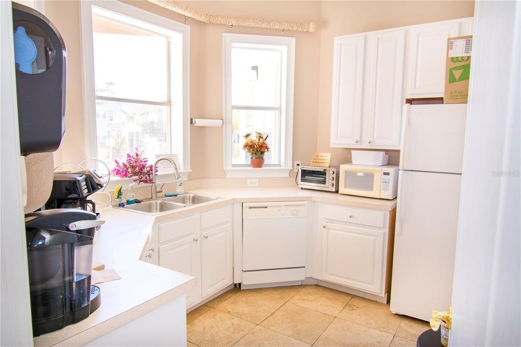 10467 Villa View Circle - Photo 19