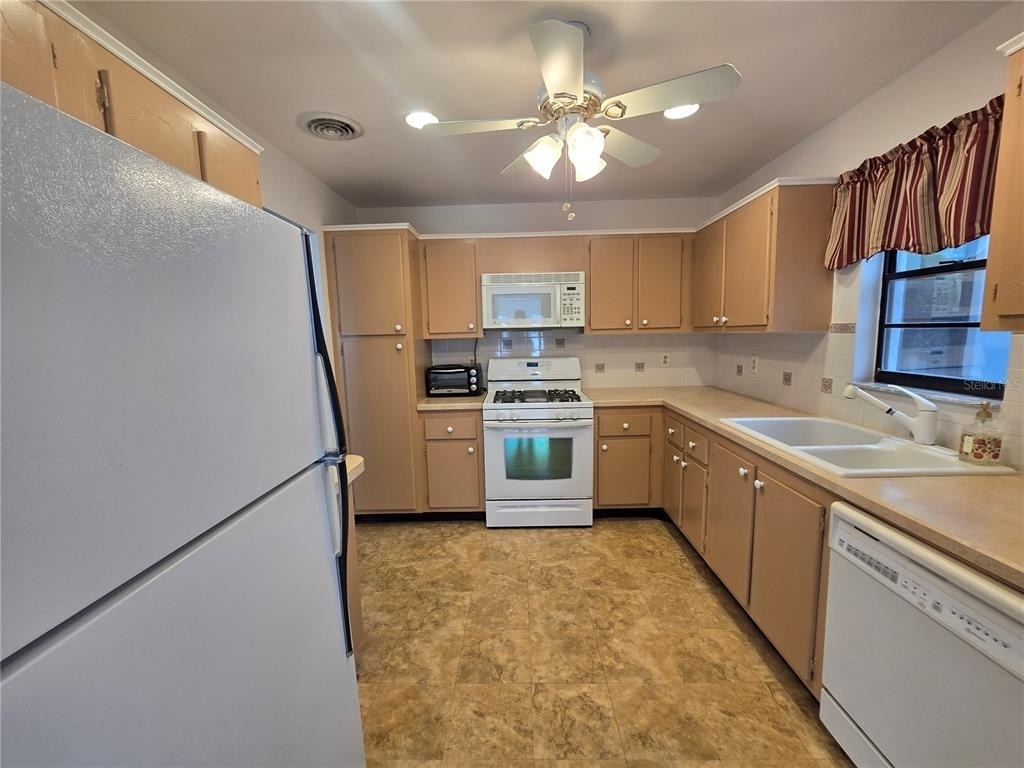 7941 58th Avenue N - Photo 30