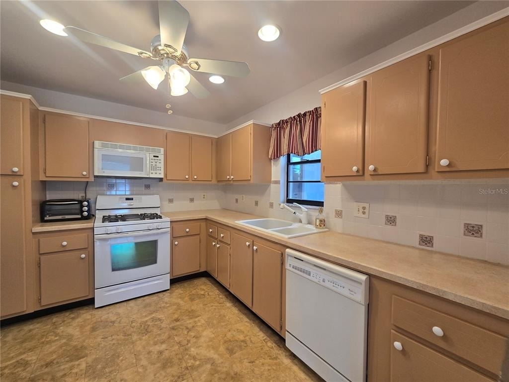 7941 58th Avenue N - Photo 27