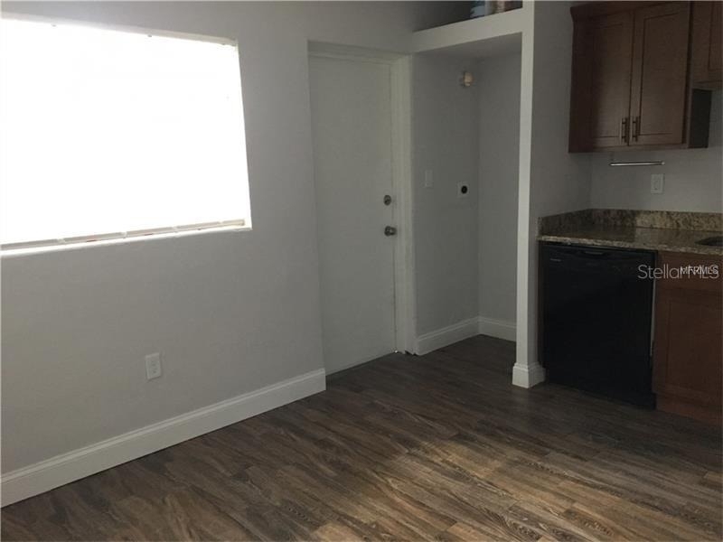 508 Varsity Street - Photo 2
