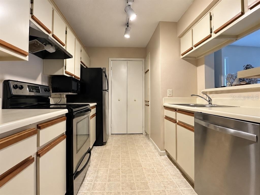 5500 Devonbriar Way - Photo 4
