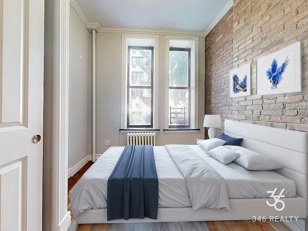 214 East 25th Street - Photo 1