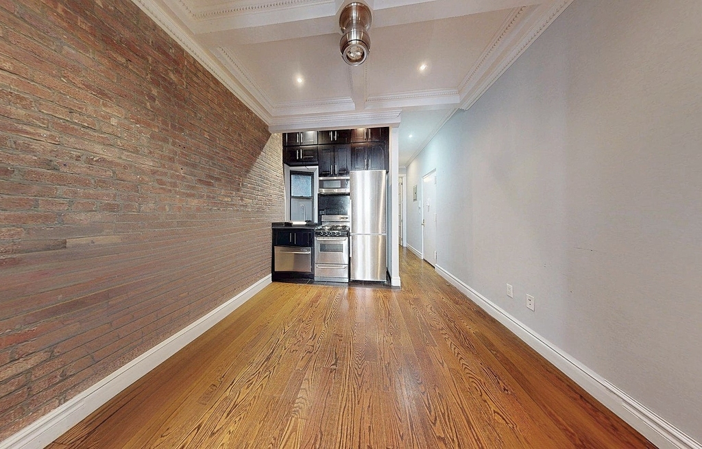 214 East 25th Street - Photo 3