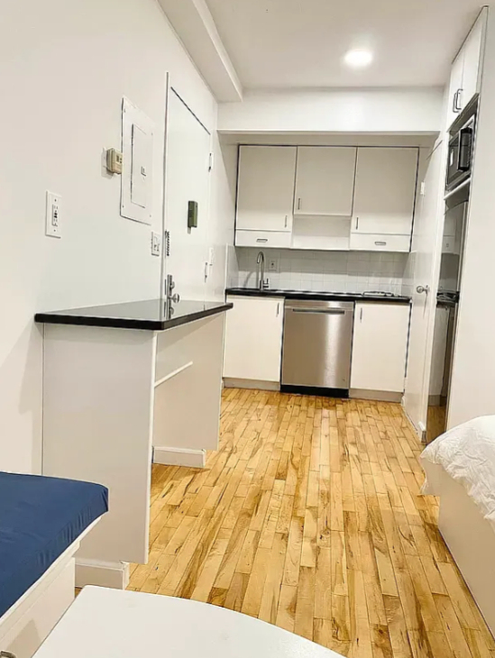 319 East 8th Street - Photo 2