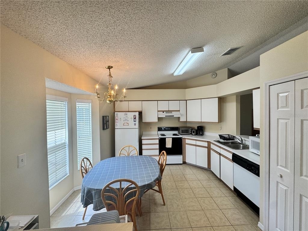 25220 Wild Heron - Photo 2