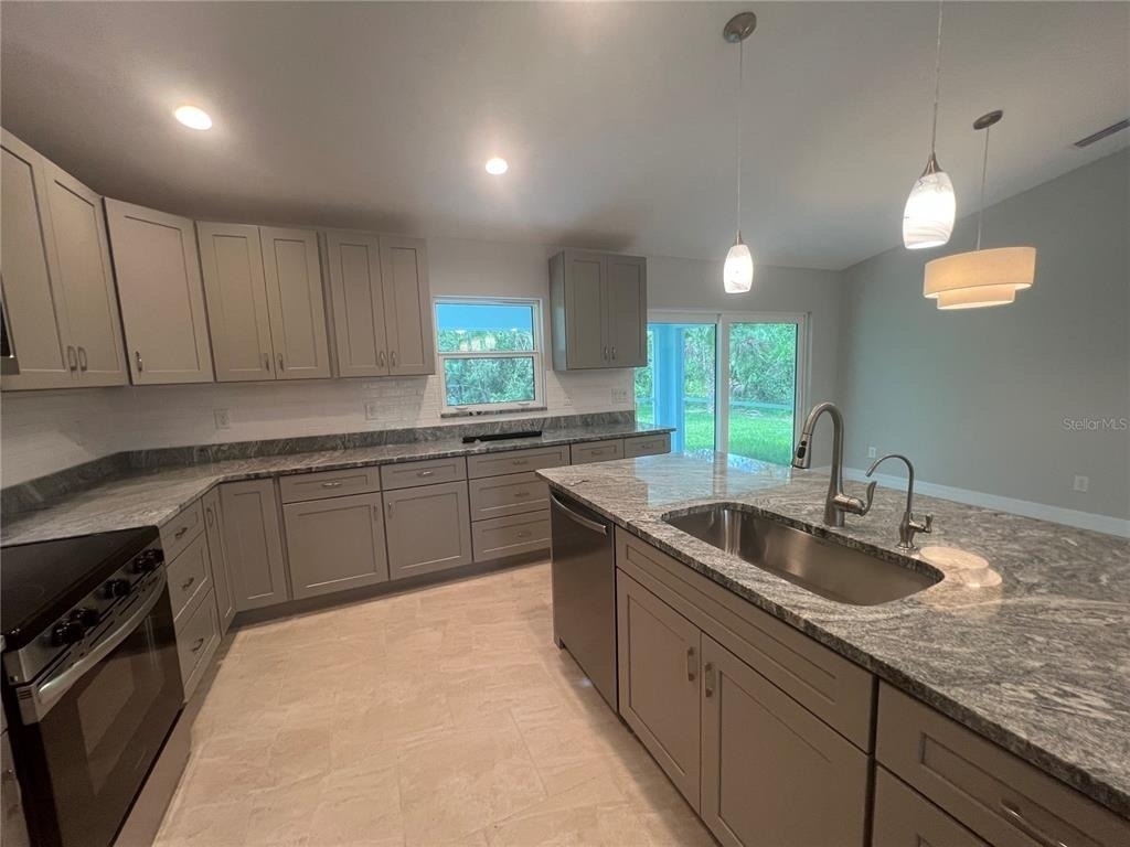 2451 Waller Road - Photo 4