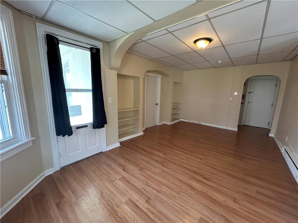 547 E 4th Street - Photo 4