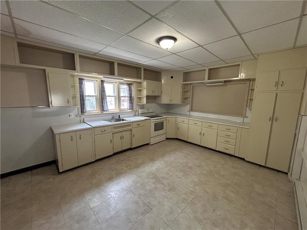 547 E 4th Street - Photo 1