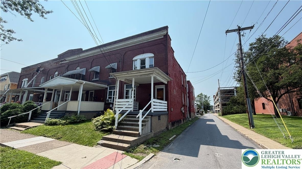 156 Hanover - Photo 1