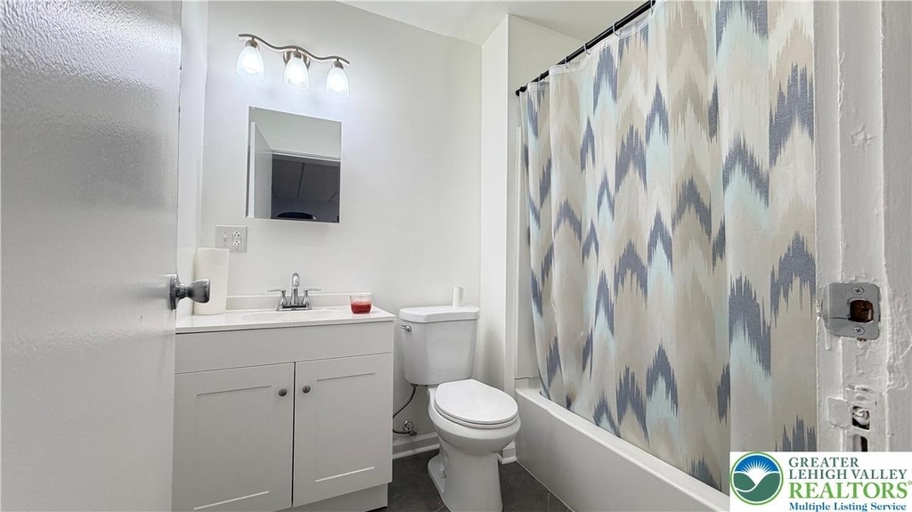 156 Hanover - Photo 8