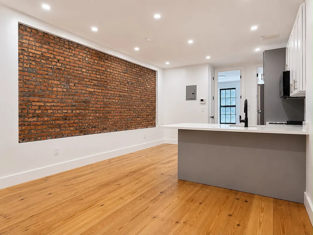 729 Meeker Avenue - Photo 1