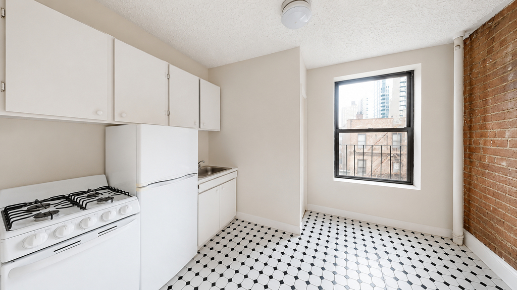 325 East 89th Street - Photo 1
