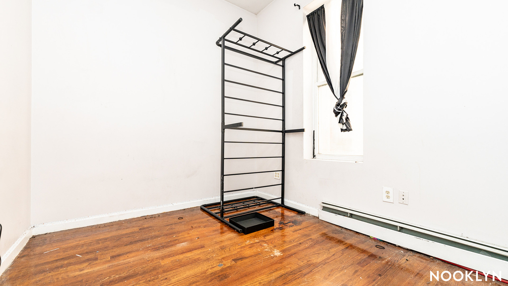 516 Bainbridge St - Photo 6