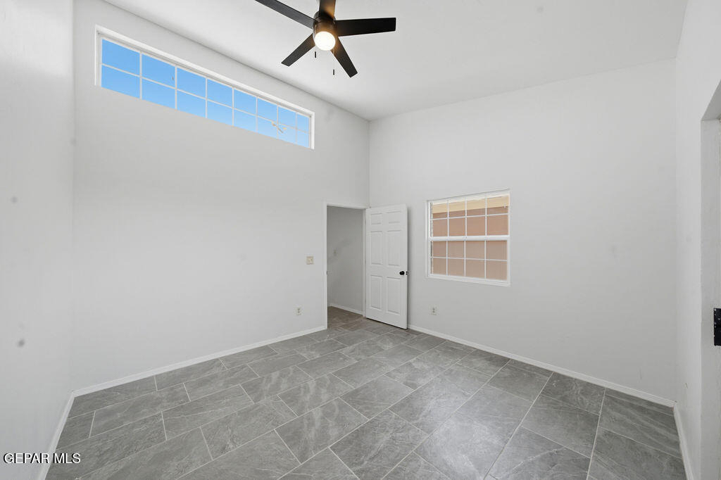 821 Los Lagos Way - Photo 18