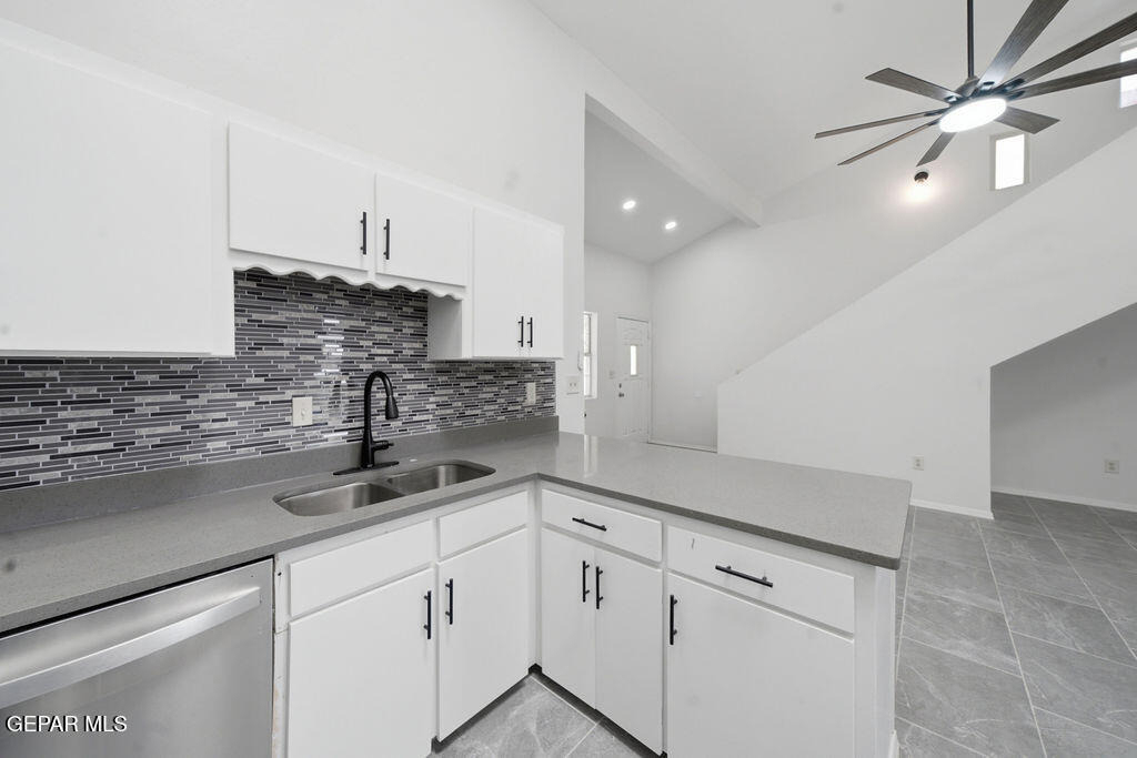 821 Los Lagos Way - Photo 8