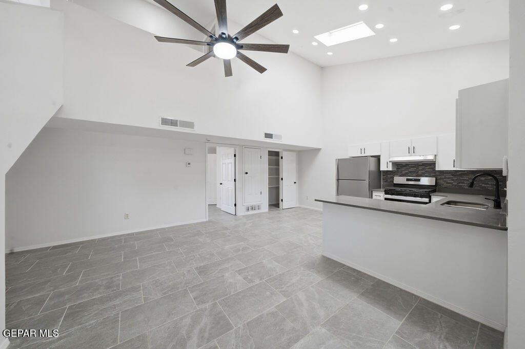 821 Los Lagos Way - Photo 3